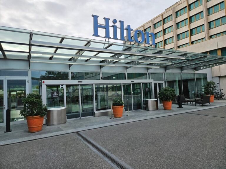 Hilton Honors: Earn 2500 bonus points for each stay